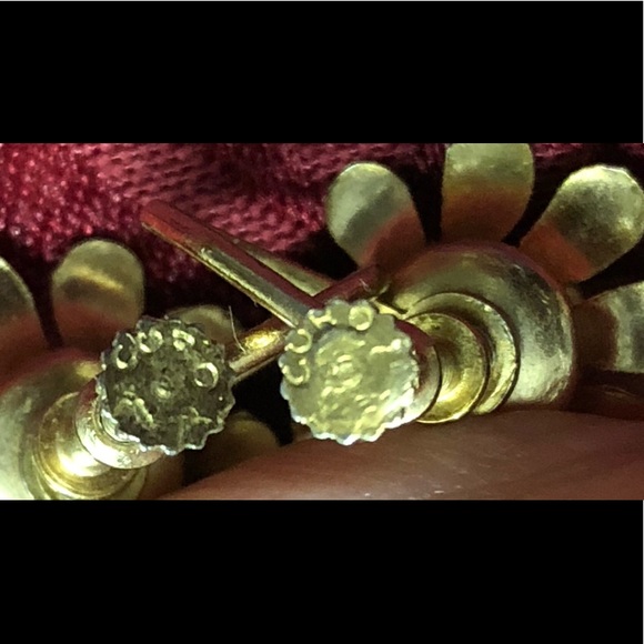 Set of Vintage 12kt GF earrings and brooch - Picture 5 of 9